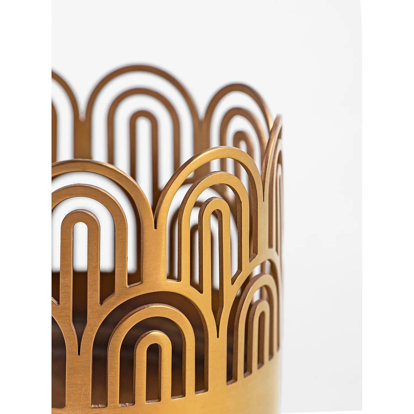 Escalop Candle Stand