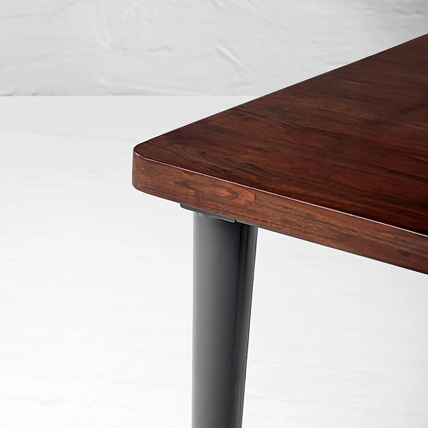 Chicago Wooden Dining Table in Dark Walnut Finish